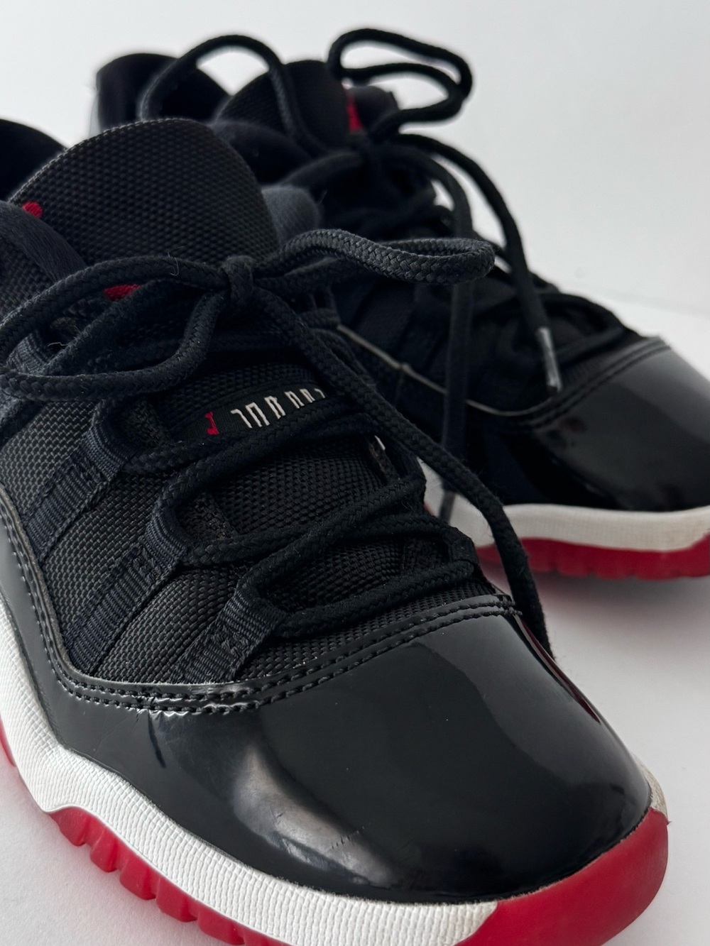 Nike Air Jordan 11 Retro Low PS
Black Varsity Red White Kids Size 2Y FV5116-006